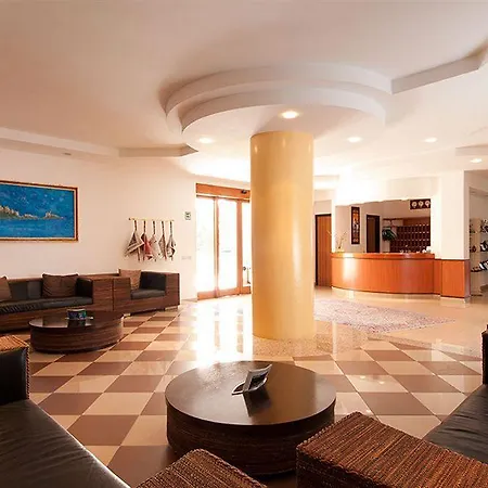 Le Ginestre Family & Wellness Hotel 4*